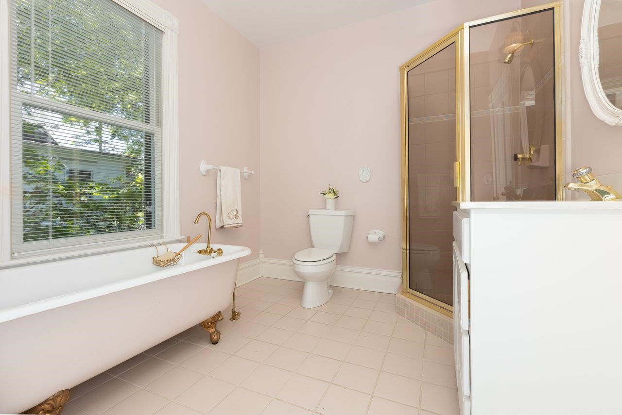 557 S WAYNE AVE, WAYNESBORO, Virginia 22980, 4 Bedrooms Bedrooms, ,4 BathroomsBathrooms,Residential,557 S WAYNE AVE,665069 MLS # 665069