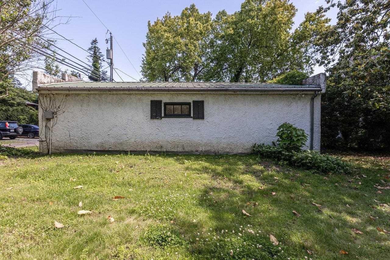 557 S WAYNE AVE, WAYNESBORO, Virginia 22980, 4 Bedrooms Bedrooms, ,4 BathroomsBathrooms,Residential,557 S WAYNE AVE,665069 MLS # 665069