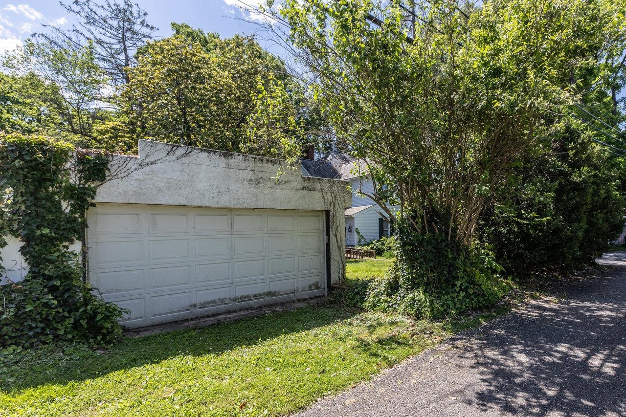 557 S WAYNE AVE, WAYNESBORO, Virginia 22980, 4 Bedrooms Bedrooms, ,4 BathroomsBathrooms,Residential,557 S WAYNE AVE,665069 MLS # 665069