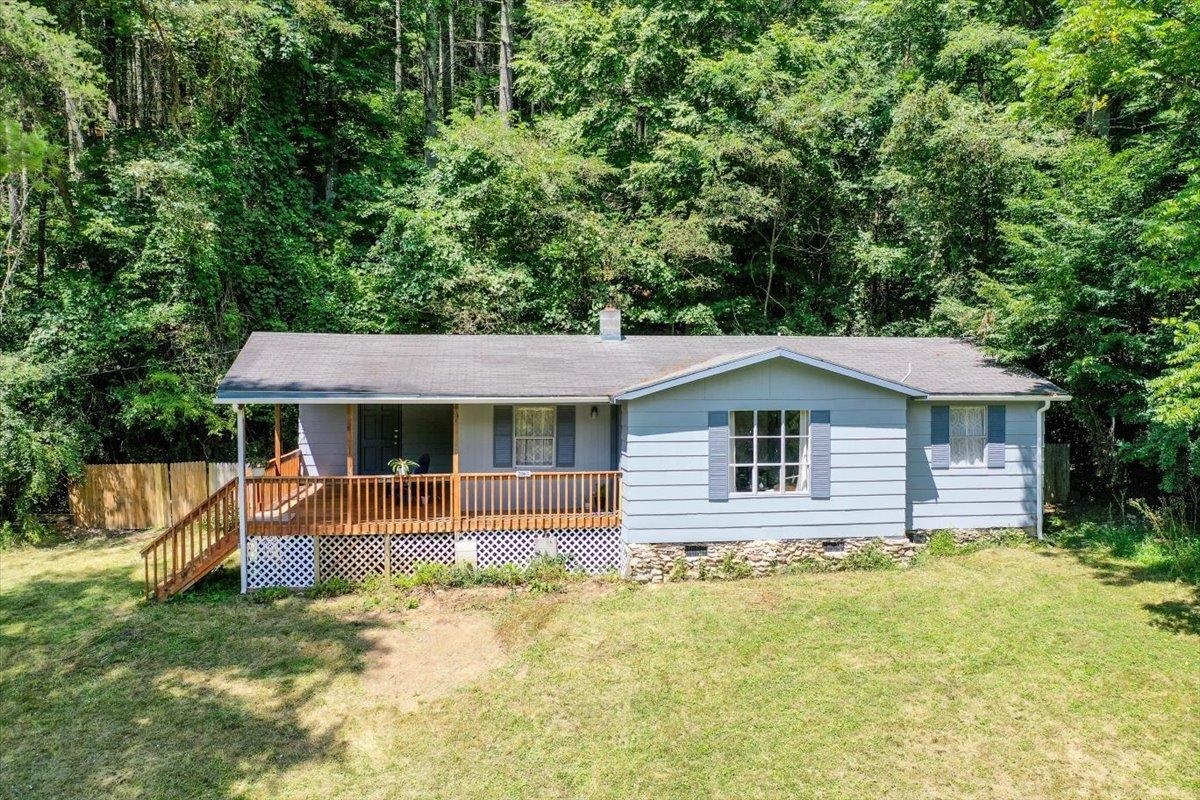 2063 PEDLAR RIVER RD, AMHERST, Virginia 24483, 3 Bedrooms Bedrooms, ,1 BathroomBathrooms,Residential,2063 PEDLAR RIVER RD,665088 MLS # 665088