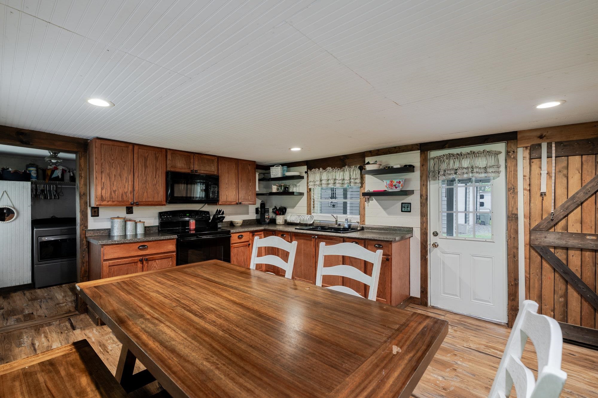 2420 JOLLETT RD, ELKTON, Virginia 22827, 3 Bedrooms Bedrooms, ,1 BathroomBathrooms,Residential,2420 JOLLETT RD,665099 MLS # 665099