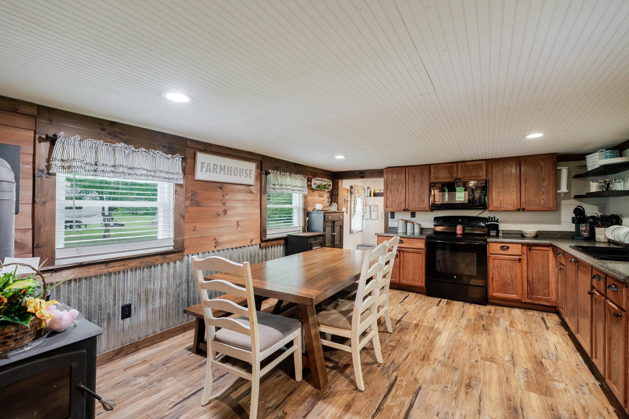 2420 JOLLETT RD, ELKTON, Virginia 22827, 3 Bedrooms Bedrooms, ,1 BathroomBathrooms,Residential,2420 JOLLETT RD,665099 MLS # 665099