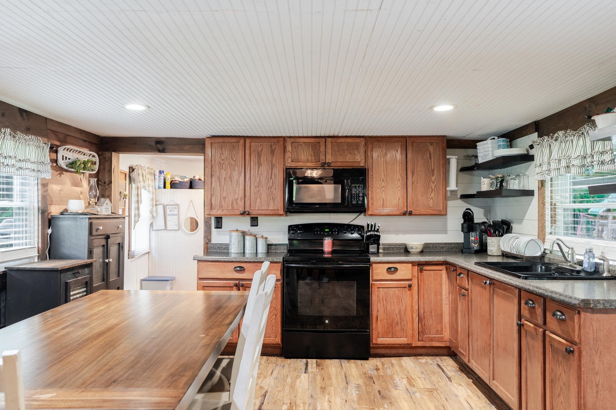 2420 JOLLETT RD, ELKTON, Virginia 22827, 3 Bedrooms Bedrooms, ,1 BathroomBathrooms,Residential,2420 JOLLETT RD,665099 MLS # 665099