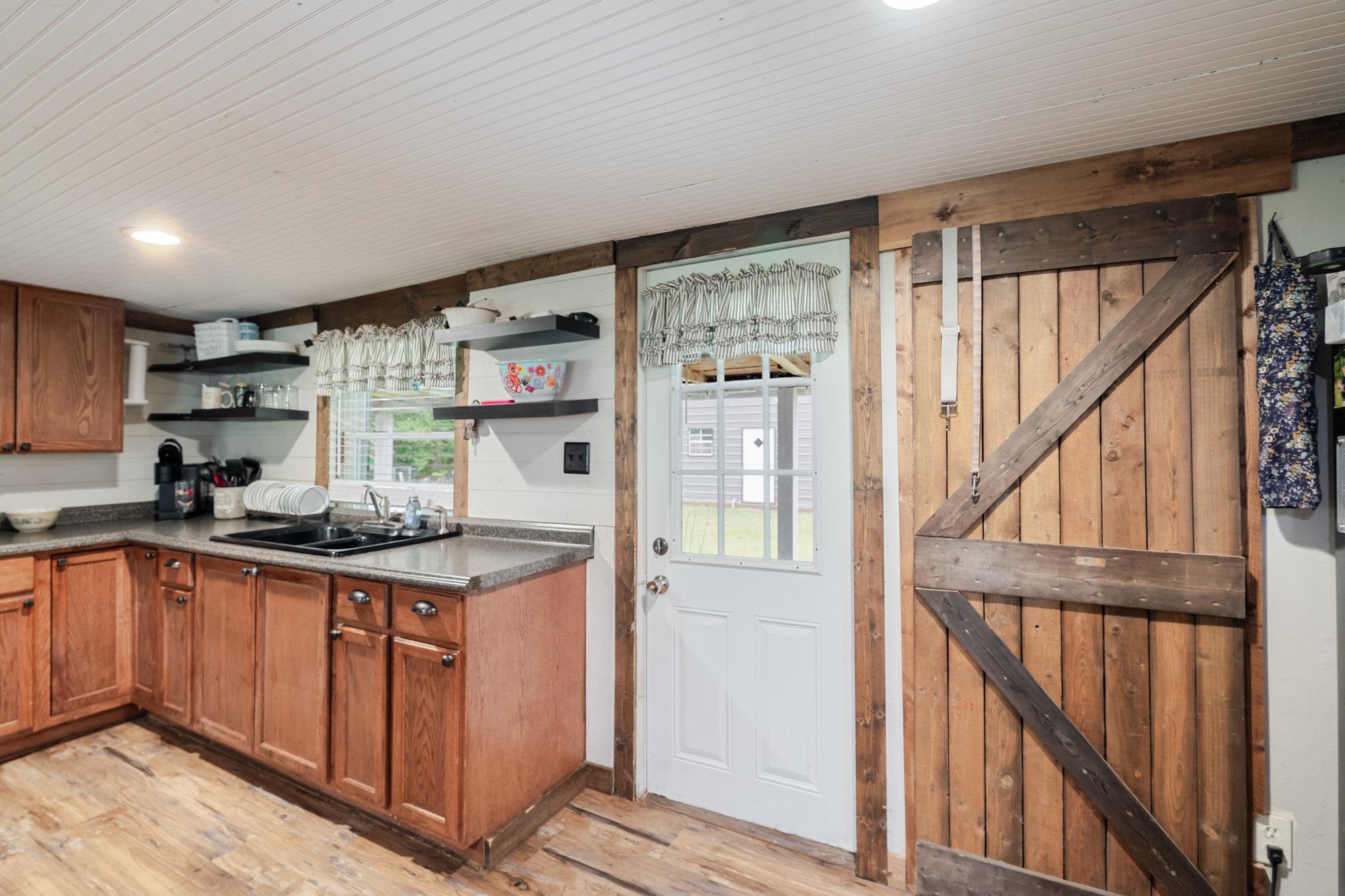 2420 JOLLETT RD, ELKTON, Virginia 22827, 3 Bedrooms Bedrooms, ,1 BathroomBathrooms,Residential,2420 JOLLETT RD,665099 MLS # 665099