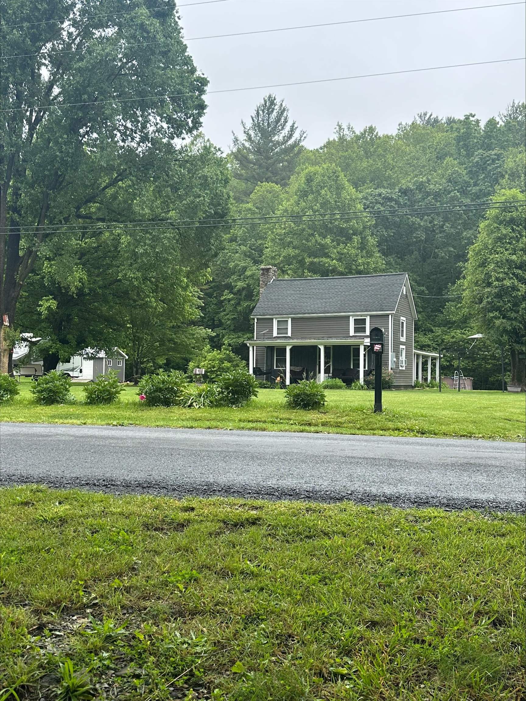 2420 JOLLETT RD, ELKTON, Virginia 22827, 3 Bedrooms Bedrooms, ,1 BathroomBathrooms,Residential,2420 JOLLETT RD,665099 MLS # 665099