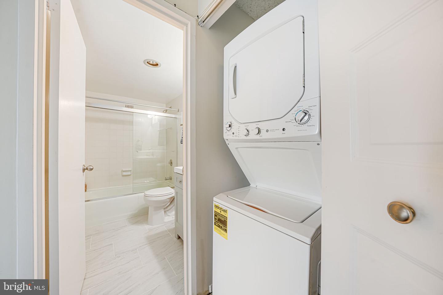 2311 PIMMIT DR #1102, FALLS CHURCH, Virginia 22043, 1 Bedroom Bedrooms, ,1 BathroomBathrooms,Residential,For sale,2311 PIMMIT DR #1102,VAFX2233306 MLS # VAFX2233306