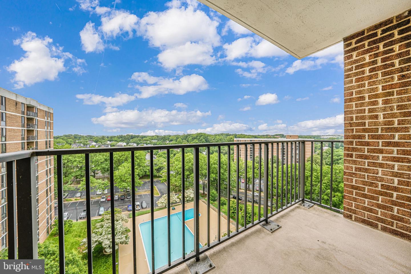 2311 PIMMIT DR #1102, FALLS CHURCH, Virginia 22043, 1 Bedroom Bedrooms, ,1 BathroomBathrooms,Residential,For sale,2311 PIMMIT DR #1102,VAFX2233306 MLS # VAFX2233306