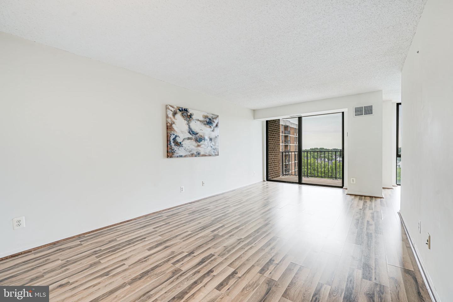 2311 PIMMIT DR #1102, FALLS CHURCH, Virginia 22043, 1 Bedroom Bedrooms, ,1 BathroomBathrooms,Residential,For sale,2311 PIMMIT DR #1102,VAFX2233306 MLS # VAFX2233306
