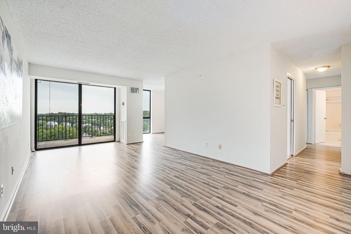 2311 PIMMIT DR #1102, FALLS CHURCH, Virginia 22043, 1 Bedroom Bedrooms, ,1 BathroomBathrooms,Residential,For sale,2311 PIMMIT DR #1102,VAFX2233306 MLS # VAFX2233306