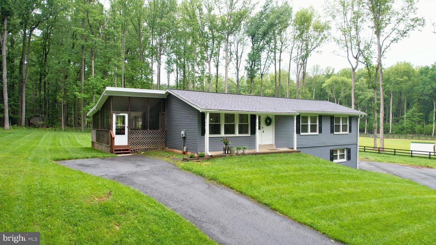 1400 SPRING LAKE DR, HAYMARKET, Virginia 20169, 3 Bedrooms Bedrooms, ,2 BathroomsBathrooms,Residential,For sale,1400 SPRING LAKE DR,VAPW2091812 MLS # VAPW2091812