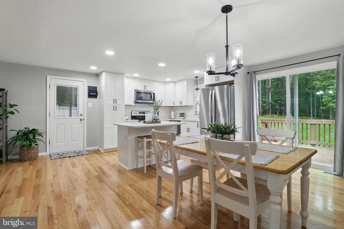 1400 SPRING LAKE DR, HAYMARKET, Virginia 20169, 3 Bedrooms Bedrooms, ,2 BathroomsBathrooms,Residential,For sale,1400 SPRING LAKE DR,VAPW2091812 MLS # VAPW2091812