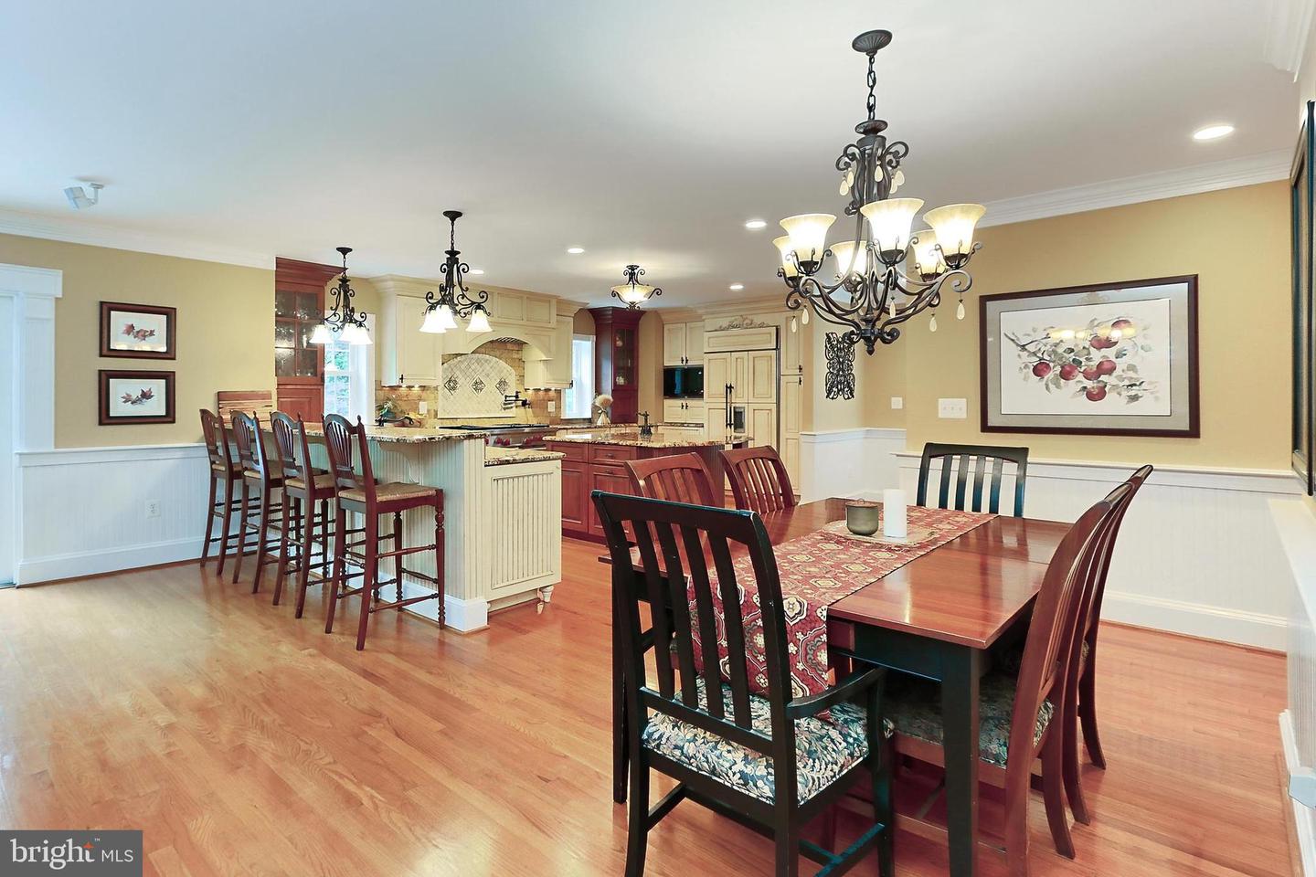 7221 TIMBER LN, FALLS CHURCH, Virginia 22046, 6 Bedrooms Bedrooms, ,4 BathroomsBathrooms,Residential,For sale,7221 TIMBER LN,VAFX2233936 MLS # VAFX2233936