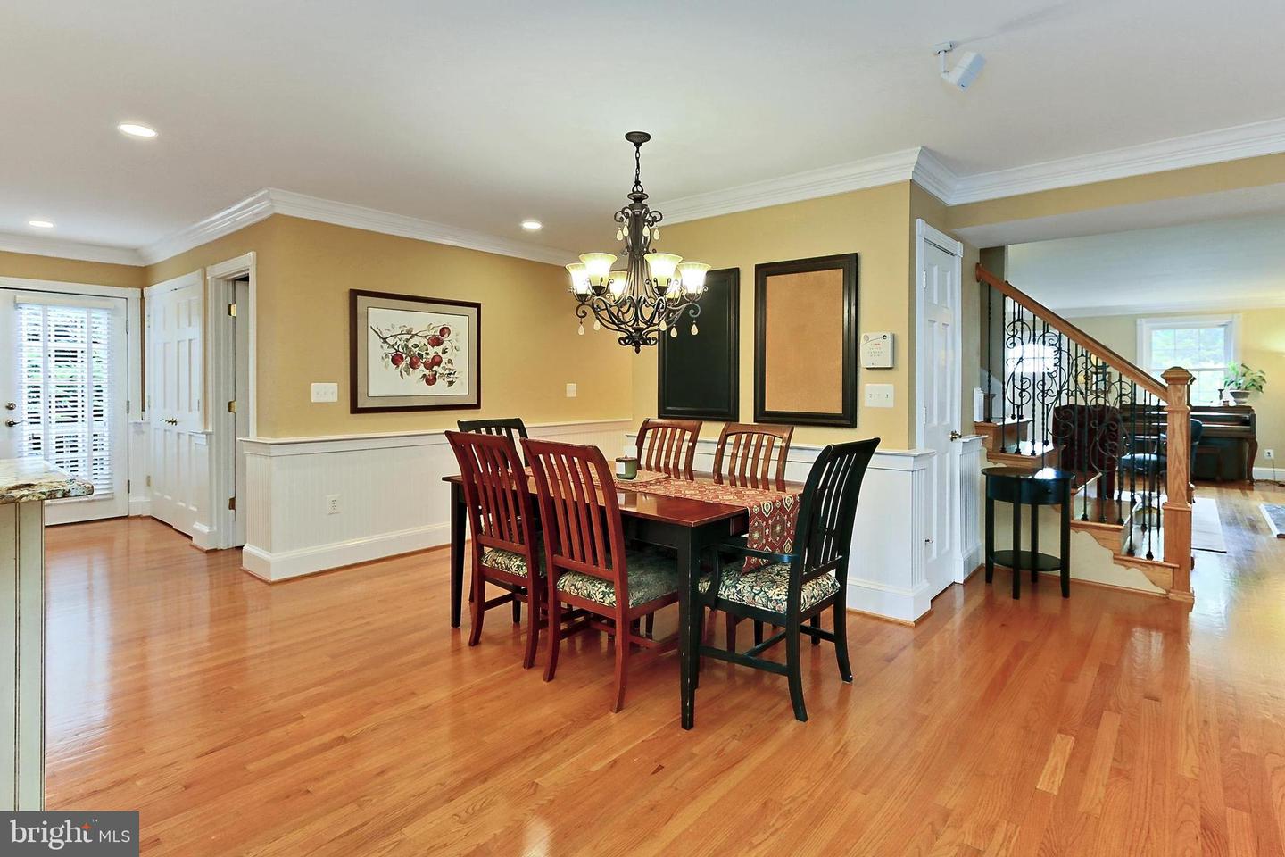 7221 TIMBER LN, FALLS CHURCH, Virginia 22046, 6 Bedrooms Bedrooms, ,4 BathroomsBathrooms,Residential,For sale,7221 TIMBER LN,VAFX2233936 MLS # VAFX2233936