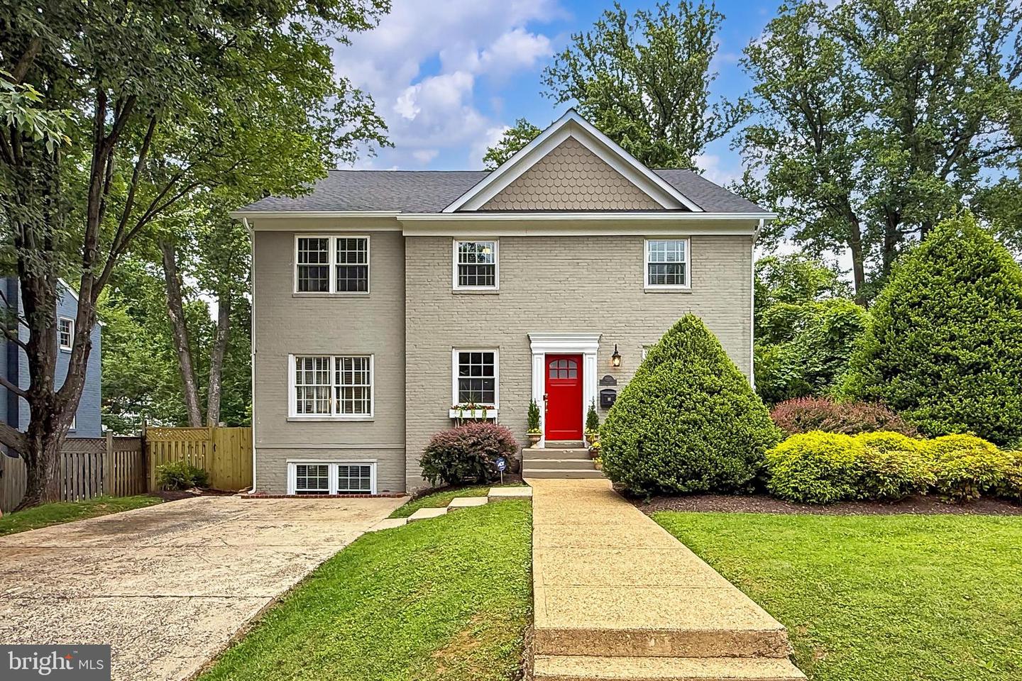 7221 TIMBER LN, FALLS CHURCH, Virginia 22046, 6 Bedrooms Bedrooms, ,4 BathroomsBathrooms,Residential,For sale,7221 TIMBER LN,VAFX2233936 MLS # VAFX2233936