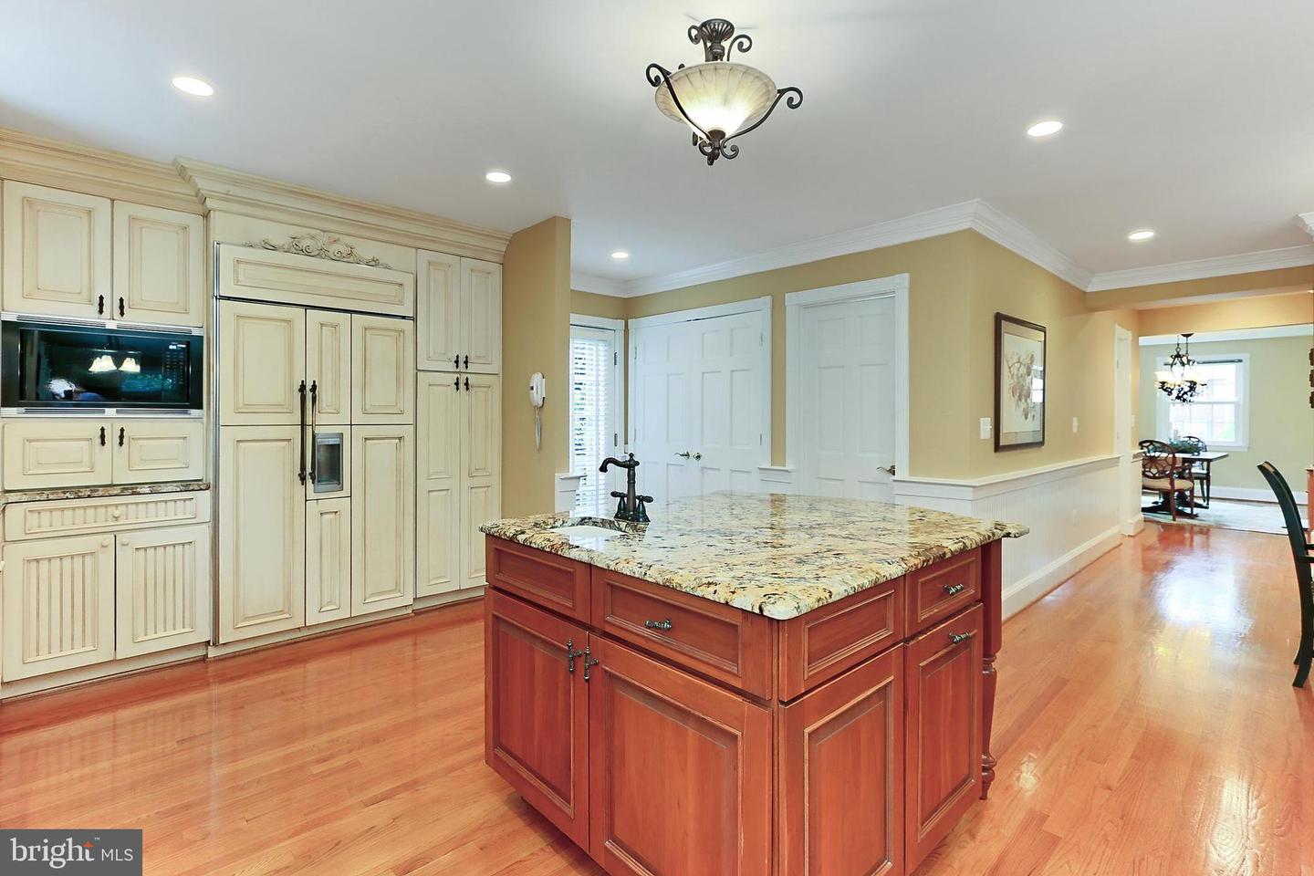 7221 TIMBER LN, FALLS CHURCH, Virginia 22046, 6 Bedrooms Bedrooms, ,4 BathroomsBathrooms,Residential,For sale,7221 TIMBER LN,VAFX2233936 MLS # VAFX2233936