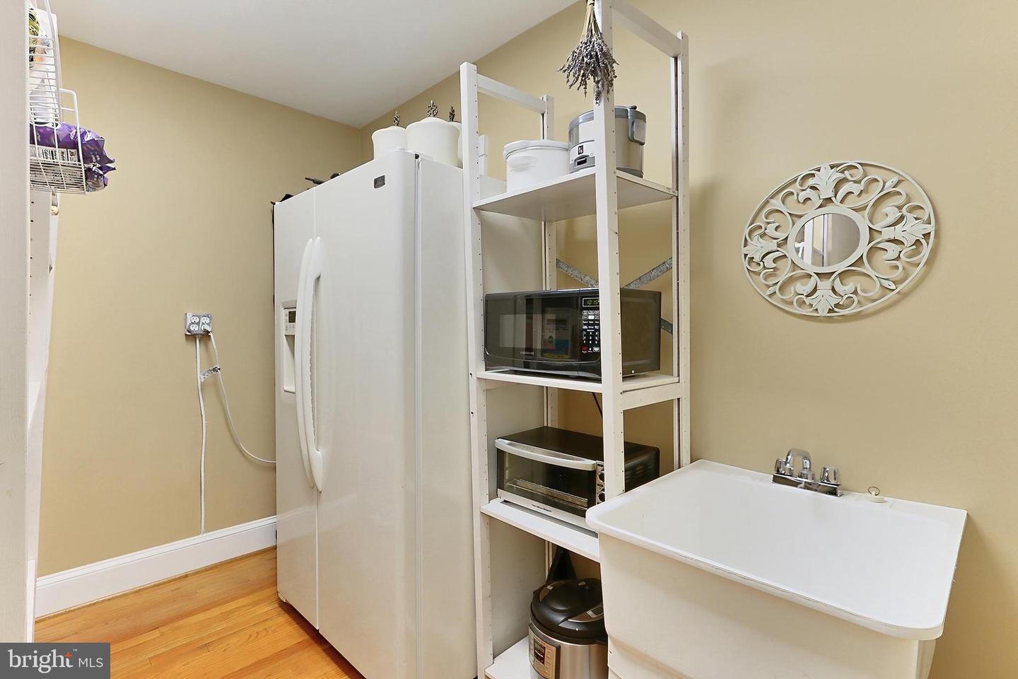 7221 TIMBER LN, FALLS CHURCH, Virginia 22046, 6 Bedrooms Bedrooms, ,4 BathroomsBathrooms,Residential,For sale,7221 TIMBER LN,VAFX2233936 MLS # VAFX2233936