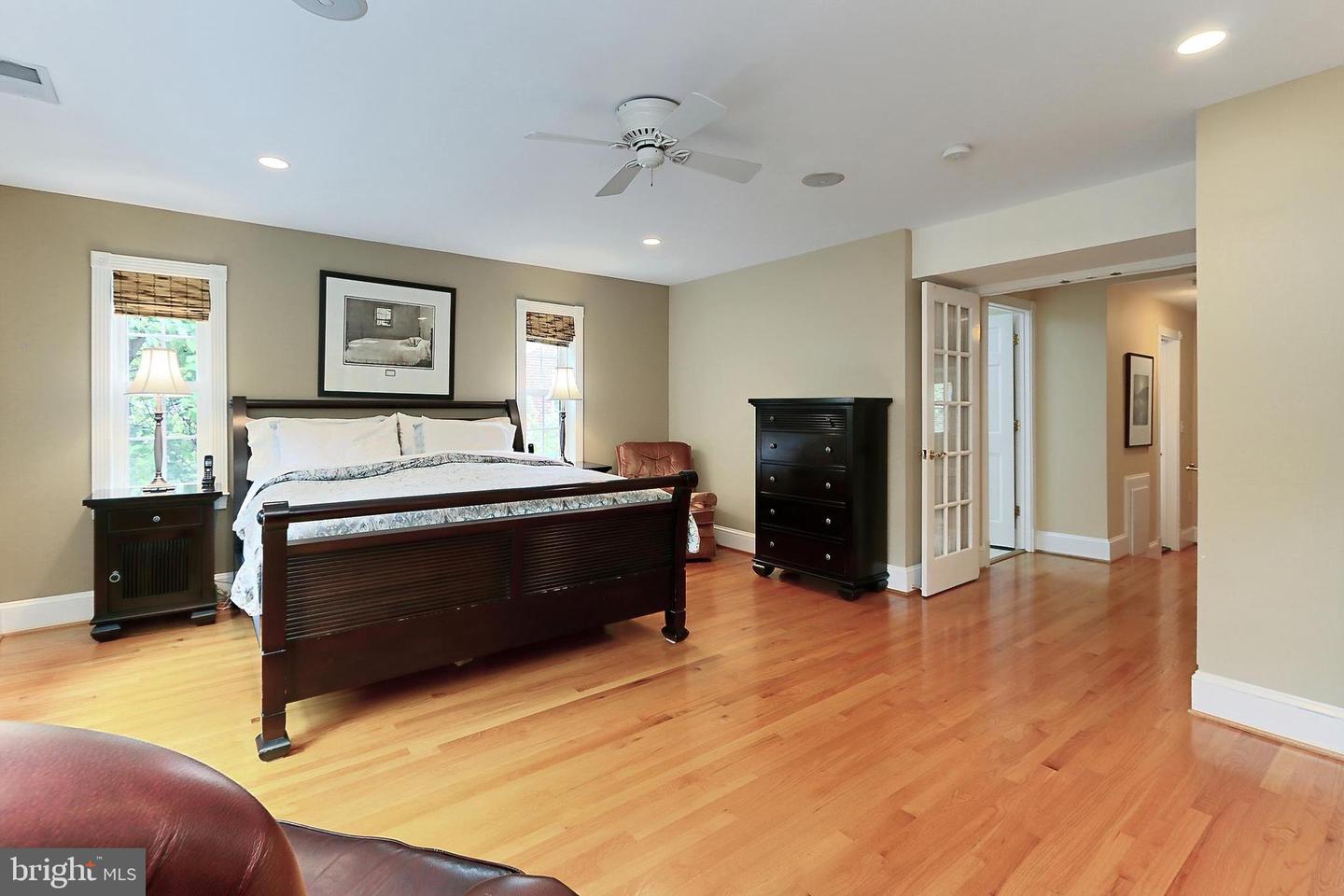 7221 TIMBER LN, FALLS CHURCH, Virginia 22046, 6 Bedrooms Bedrooms, ,4 BathroomsBathrooms,Residential,For sale,7221 TIMBER LN,VAFX2233936 MLS # VAFX2233936