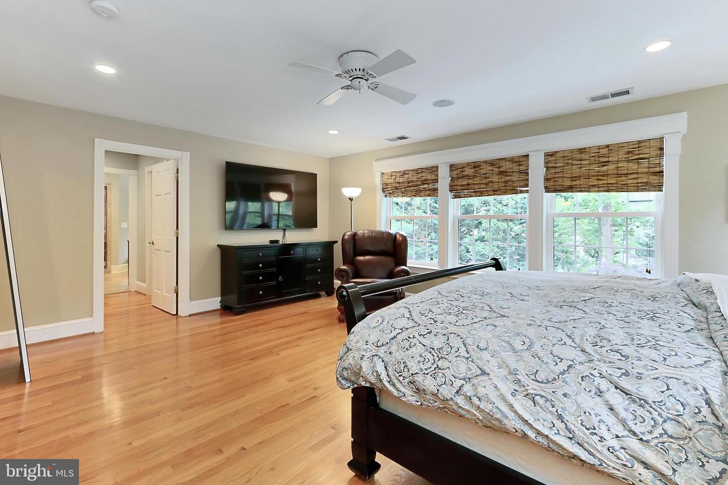 7221 TIMBER LN, FALLS CHURCH, Virginia 22046, 6 Bedrooms Bedrooms, ,4 BathroomsBathrooms,Residential,For sale,7221 TIMBER LN,VAFX2233936 MLS # VAFX2233936