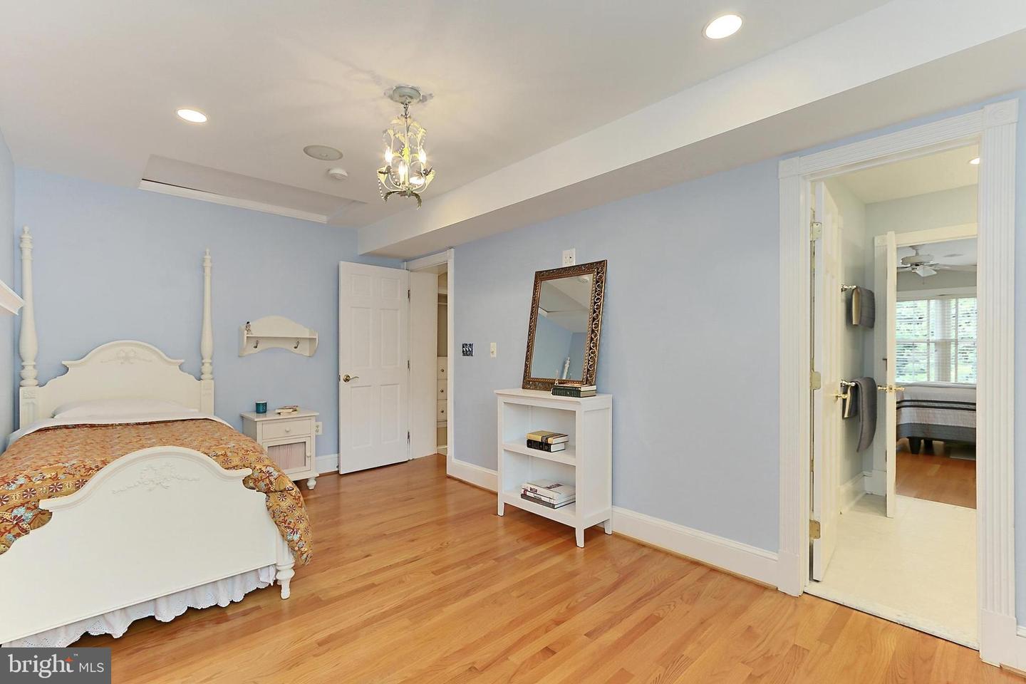 7221 TIMBER LN, FALLS CHURCH, Virginia 22046, 6 Bedrooms Bedrooms, ,4 BathroomsBathrooms,Residential,For sale,7221 TIMBER LN,VAFX2233936 MLS # VAFX2233936