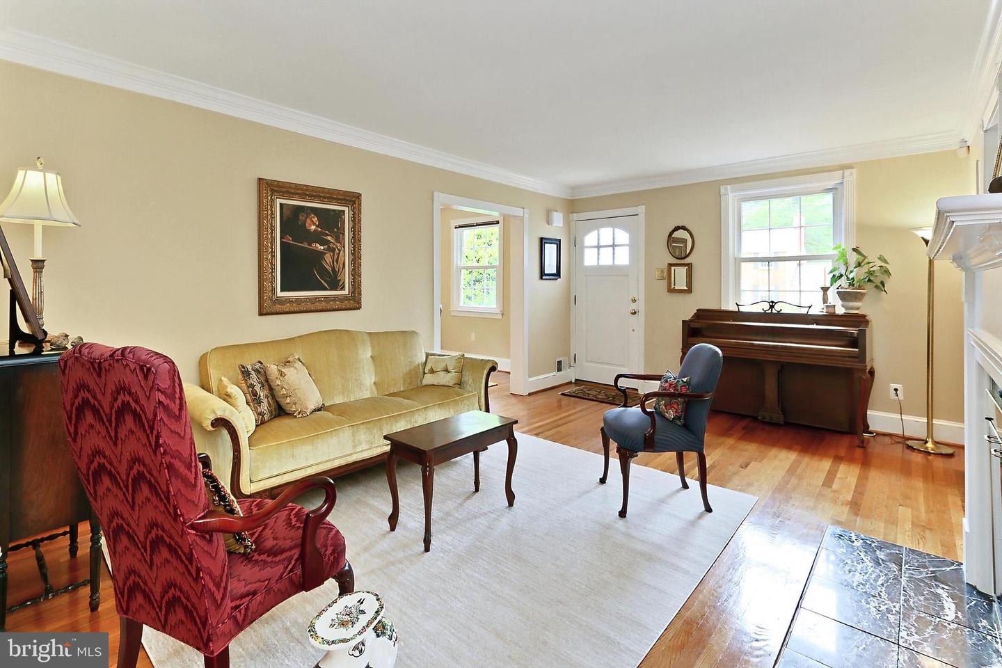 7221 TIMBER LN, FALLS CHURCH, Virginia 22046, 6 Bedrooms Bedrooms, ,4 BathroomsBathrooms,Residential,For sale,7221 TIMBER LN,VAFX2233936 MLS # VAFX2233936