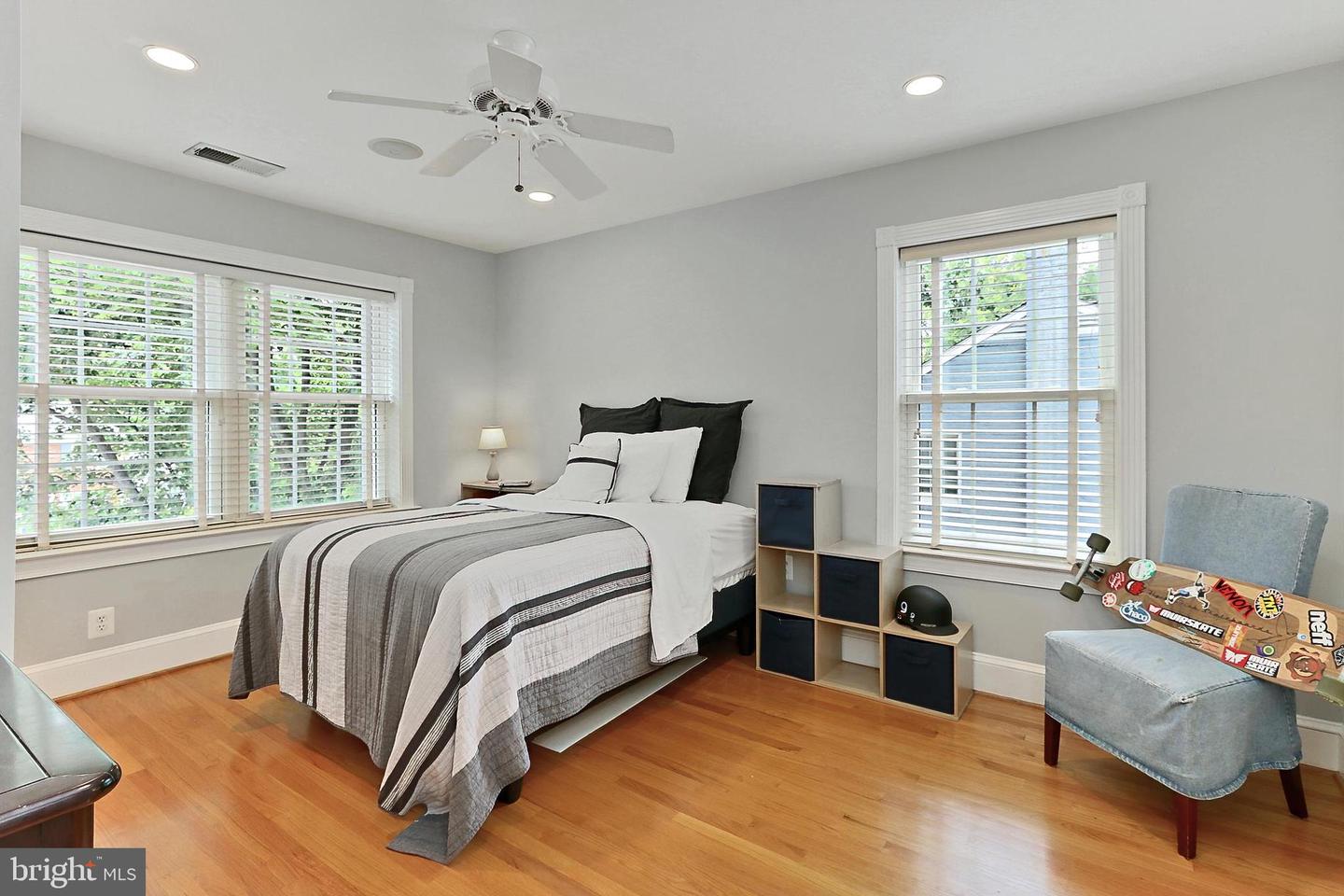 7221 TIMBER LN, FALLS CHURCH, Virginia 22046, 6 Bedrooms Bedrooms, ,4 BathroomsBathrooms,Residential,For sale,7221 TIMBER LN,VAFX2233936 MLS # VAFX2233936