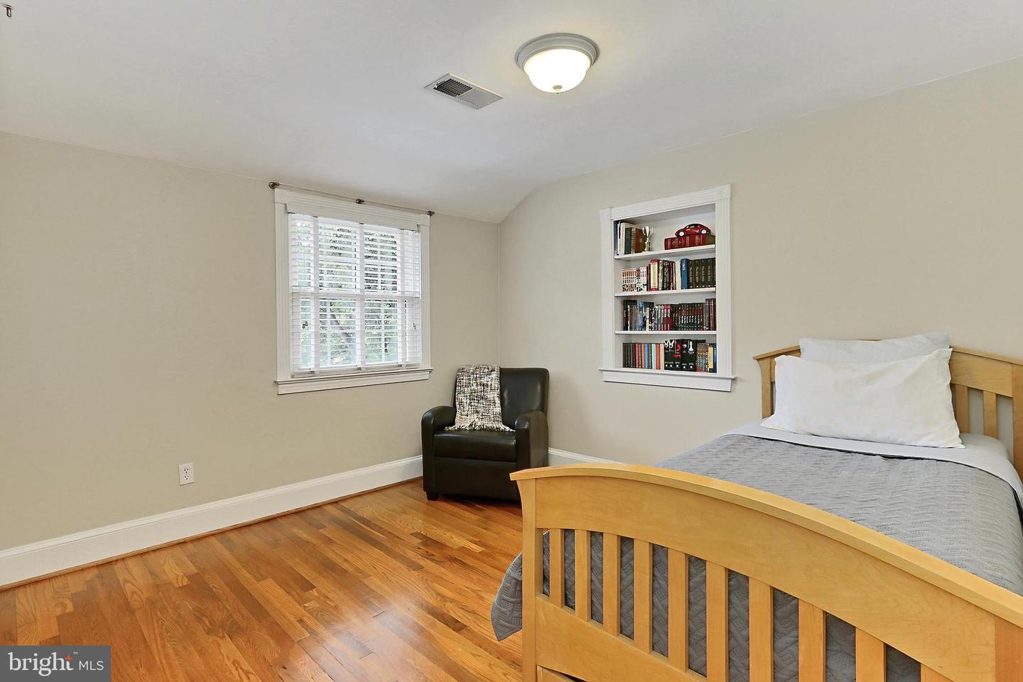 7221 TIMBER LN, FALLS CHURCH, Virginia 22046, 6 Bedrooms Bedrooms, ,4 BathroomsBathrooms,Residential,For sale,7221 TIMBER LN,VAFX2233936 MLS # VAFX2233936