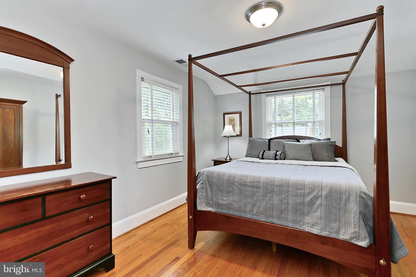 7221 TIMBER LN, FALLS CHURCH, Virginia 22046, 6 Bedrooms Bedrooms, ,4 BathroomsBathrooms,Residential,For sale,7221 TIMBER LN,VAFX2233936 MLS # VAFX2233936