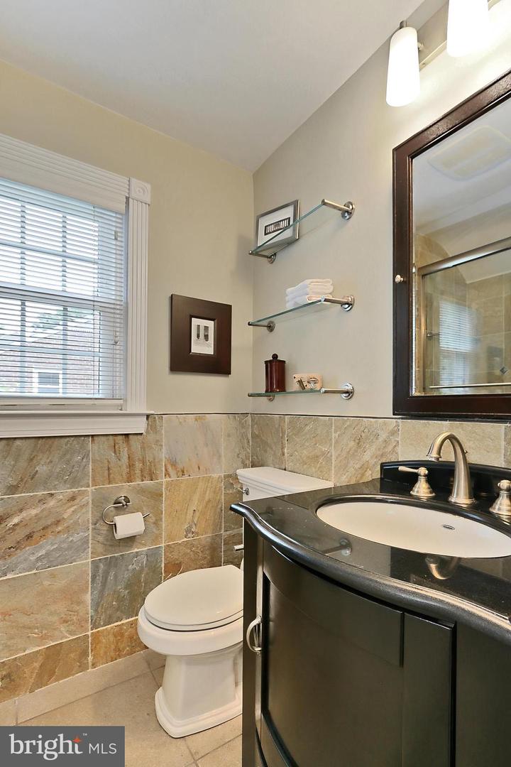 7221 TIMBER LN, FALLS CHURCH, Virginia 22046, 6 Bedrooms Bedrooms, ,4 BathroomsBathrooms,Residential,For sale,7221 TIMBER LN,VAFX2233936 MLS # VAFX2233936