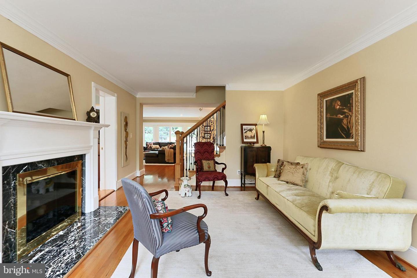 7221 TIMBER LN, FALLS CHURCH, Virginia 22046, 6 Bedrooms Bedrooms, ,4 BathroomsBathrooms,Residential,For sale,7221 TIMBER LN,VAFX2233936 MLS # VAFX2233936