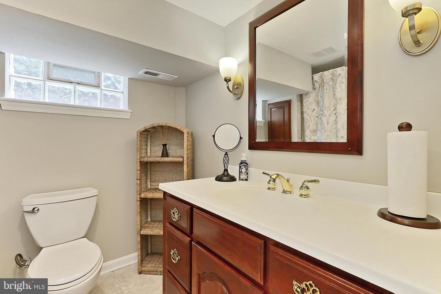7221 TIMBER LN, FALLS CHURCH, Virginia 22046, 6 Bedrooms Bedrooms, ,4 BathroomsBathrooms,Residential,For sale,7221 TIMBER LN,VAFX2233936 MLS # VAFX2233936