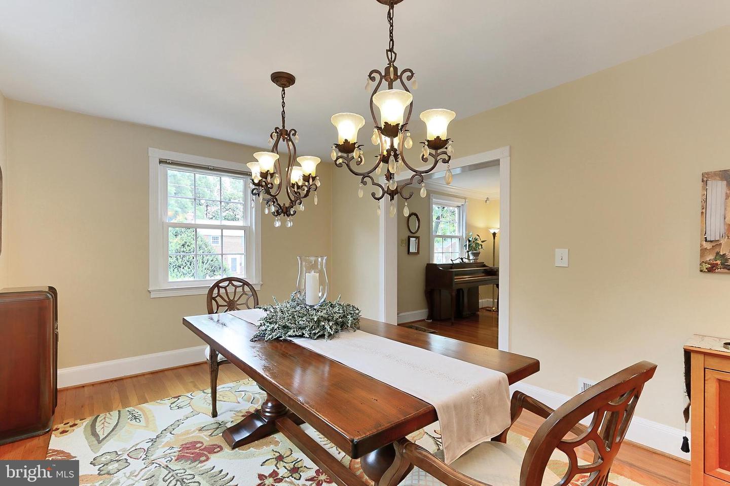7221 TIMBER LN, FALLS CHURCH, Virginia 22046, 6 Bedrooms Bedrooms, ,4 BathroomsBathrooms,Residential,For sale,7221 TIMBER LN,VAFX2233936 MLS # VAFX2233936