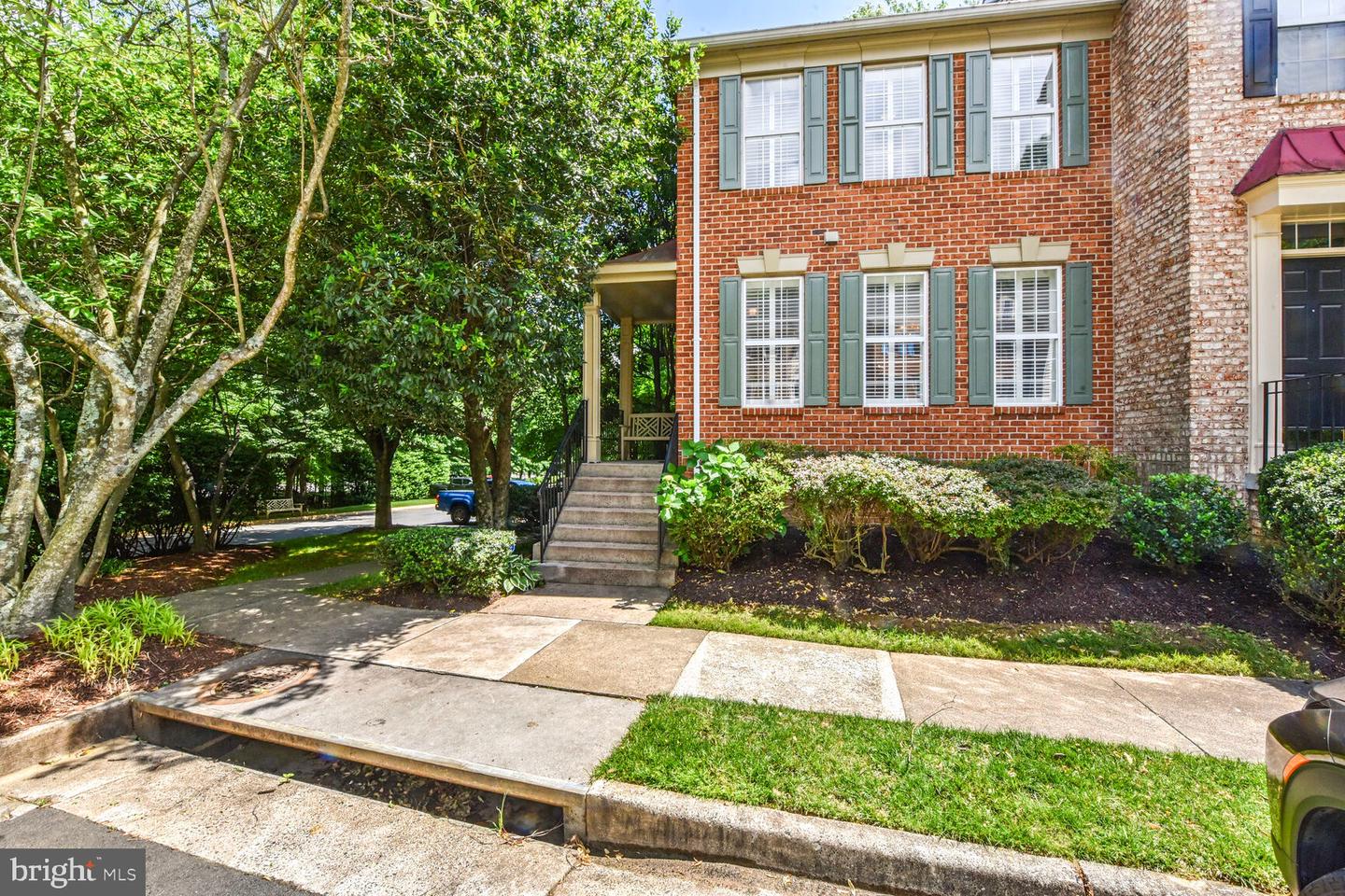 11431 HERITAGE COMMONS WAY, RESTON, Virginia 20194, 2 Bedrooms Bedrooms, ,2 BathroomsBathrooms,Residential,For sale,11431 HERITAGE COMMONS WAY,VAFX2233982 MLS # VAFX2233982