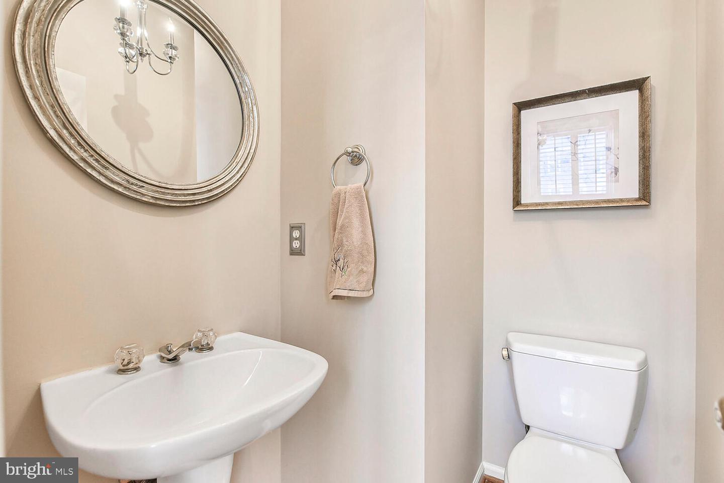 11431 HERITAGE COMMONS WAY, RESTON, Virginia 20194, 2 Bedrooms Bedrooms, ,2 BathroomsBathrooms,Residential,For sale,11431 HERITAGE COMMONS WAY,VAFX2233982 MLS # VAFX2233982