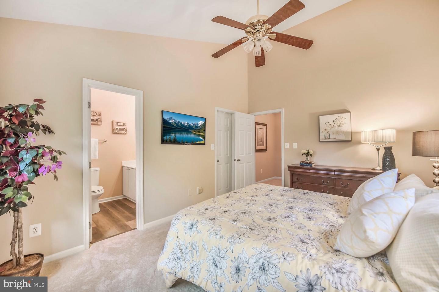11431 HERITAGE COMMONS WAY, RESTON, Virginia 20194, 2 Bedrooms Bedrooms, ,2 BathroomsBathrooms,Residential,For sale,11431 HERITAGE COMMONS WAY,VAFX2233982 MLS # VAFX2233982