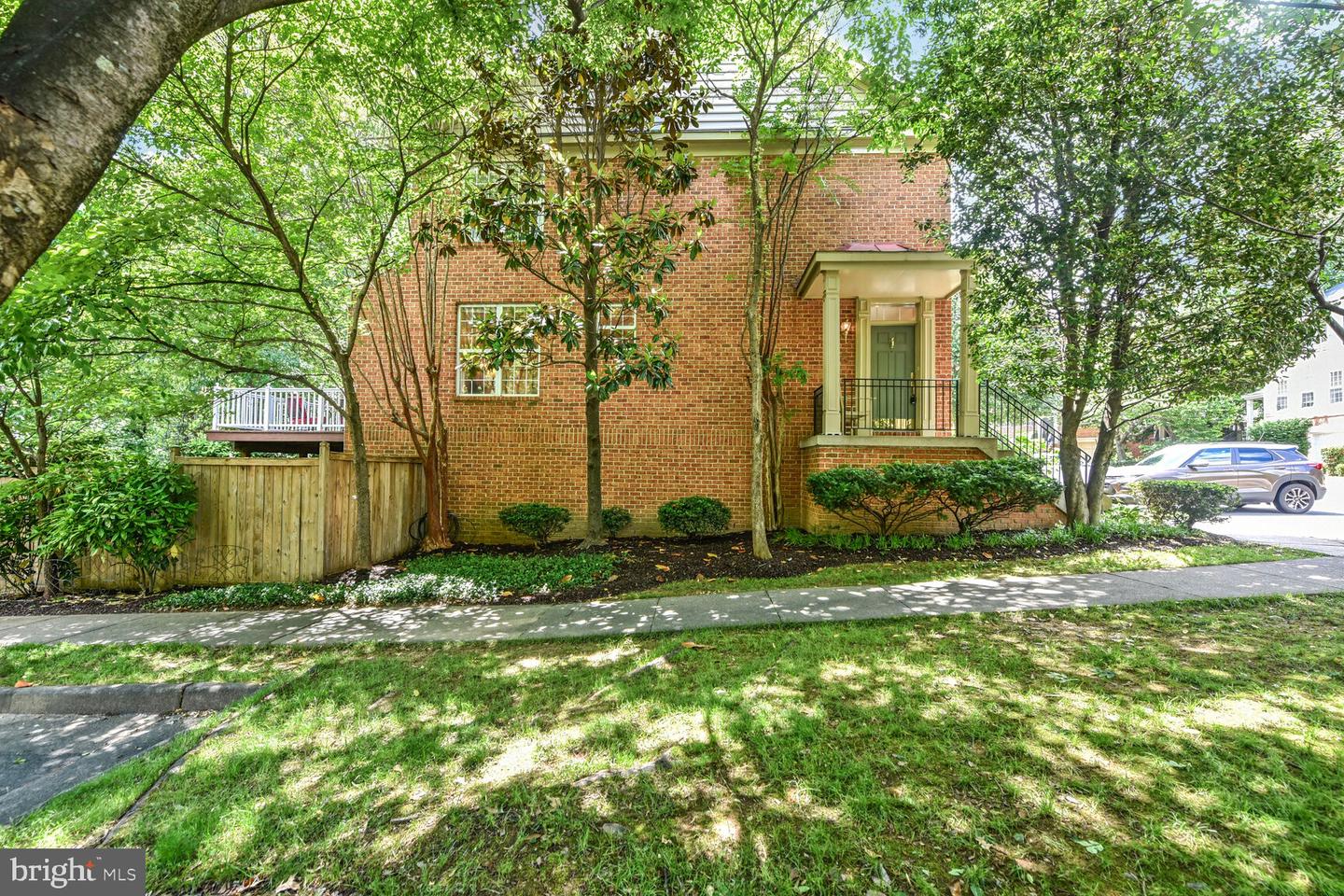 11431 HERITAGE COMMONS WAY, RESTON, Virginia 20194, 2 Bedrooms Bedrooms, ,2 BathroomsBathrooms,Residential,For sale,11431 HERITAGE COMMONS WAY,VAFX2233982 MLS # VAFX2233982
