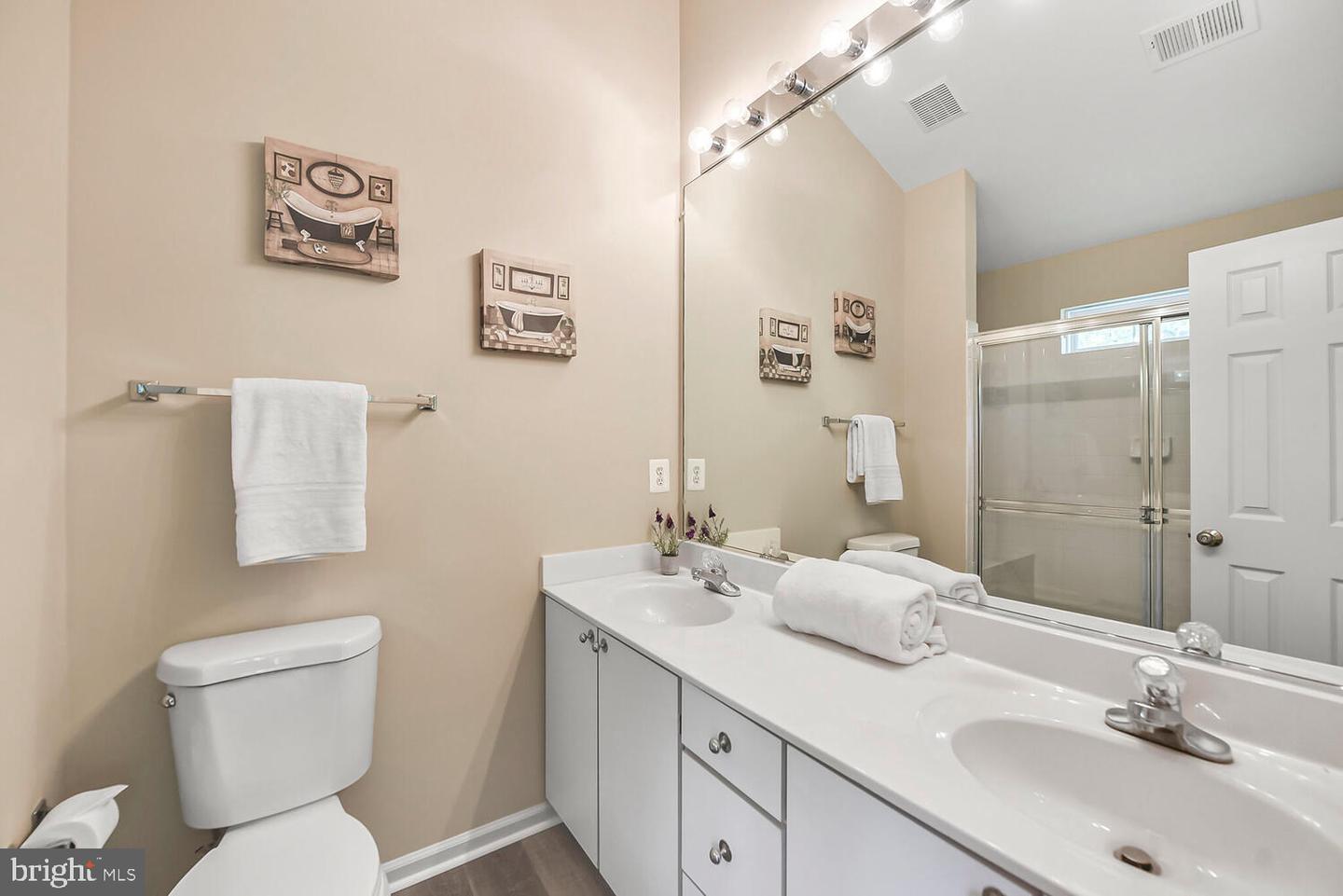 11431 HERITAGE COMMONS WAY, RESTON, Virginia 20194, 2 Bedrooms Bedrooms, ,2 BathroomsBathrooms,Residential,For sale,11431 HERITAGE COMMONS WAY,VAFX2233982 MLS # VAFX2233982
