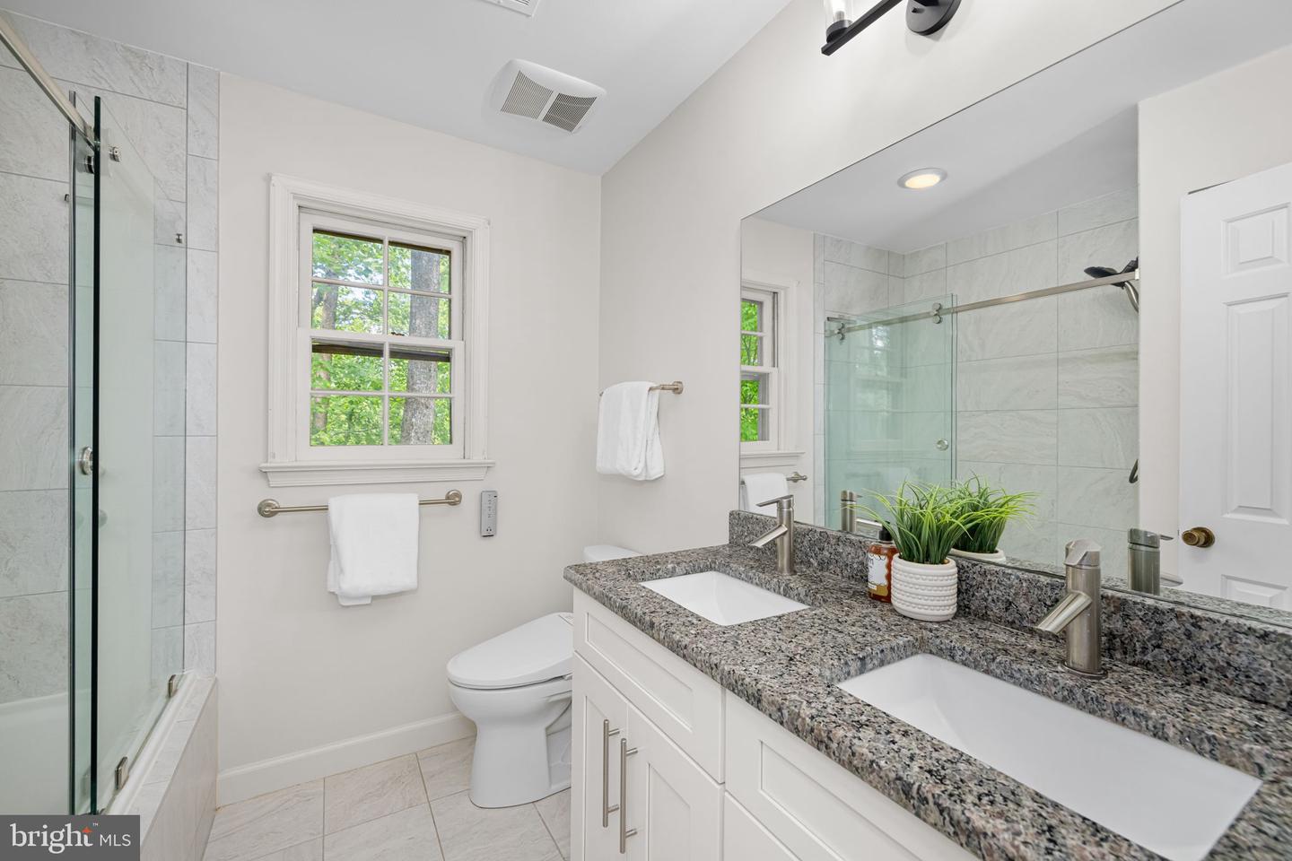 1517 SNUGHILL CT, VIENNA, Virginia 22182, 5 Bedrooms Bedrooms, ,3 BathroomsBathrooms,Residential,For sale,1517 SNUGHILL CT,VAFX2235284 MLS # VAFX2235284