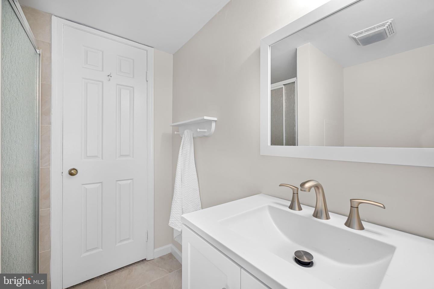 1517 SNUGHILL CT, VIENNA, Virginia 22182, 5 Bedrooms Bedrooms, ,3 BathroomsBathrooms,Residential,For sale,1517 SNUGHILL CT,VAFX2235284 MLS # VAFX2235284