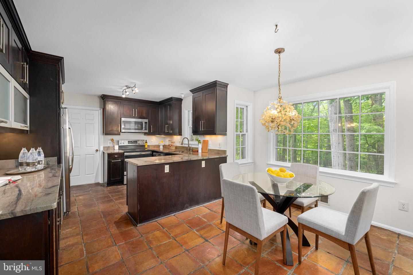 1517 SNUGHILL CT, VIENNA, Virginia 22182, 5 Bedrooms Bedrooms, ,3 BathroomsBathrooms,Residential,For sale,1517 SNUGHILL CT,VAFX2235284 MLS # VAFX2235284