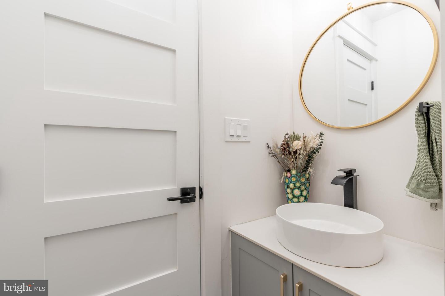 5011 CHEVY CHASE PKWY NW, WASHINGTON, District Of Columbia 20008, 7 Bedrooms Bedrooms, ,4 BathroomsBathrooms,Residential,For sale,5011 CHEVY CHASE PKWY NW,DCDC2196392 MLS # DCDC2196392