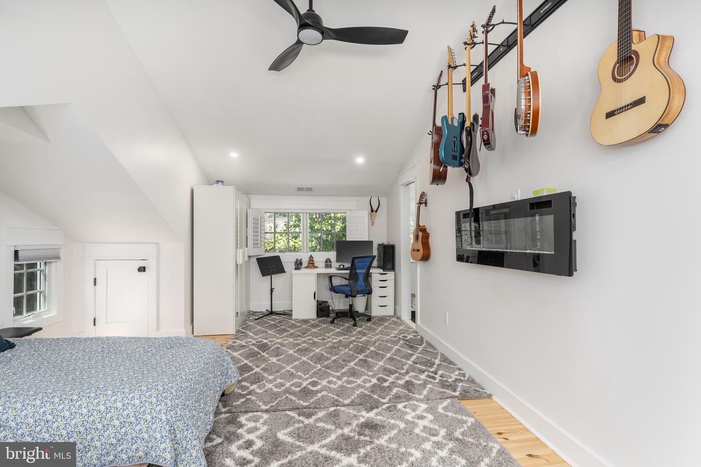 5011 CHEVY CHASE PKWY NW, WASHINGTON, District Of Columbia 20008, 7 Bedrooms Bedrooms, ,4 BathroomsBathrooms,Residential,For sale,5011 CHEVY CHASE PKWY NW,DCDC2196392 MLS # DCDC2196392