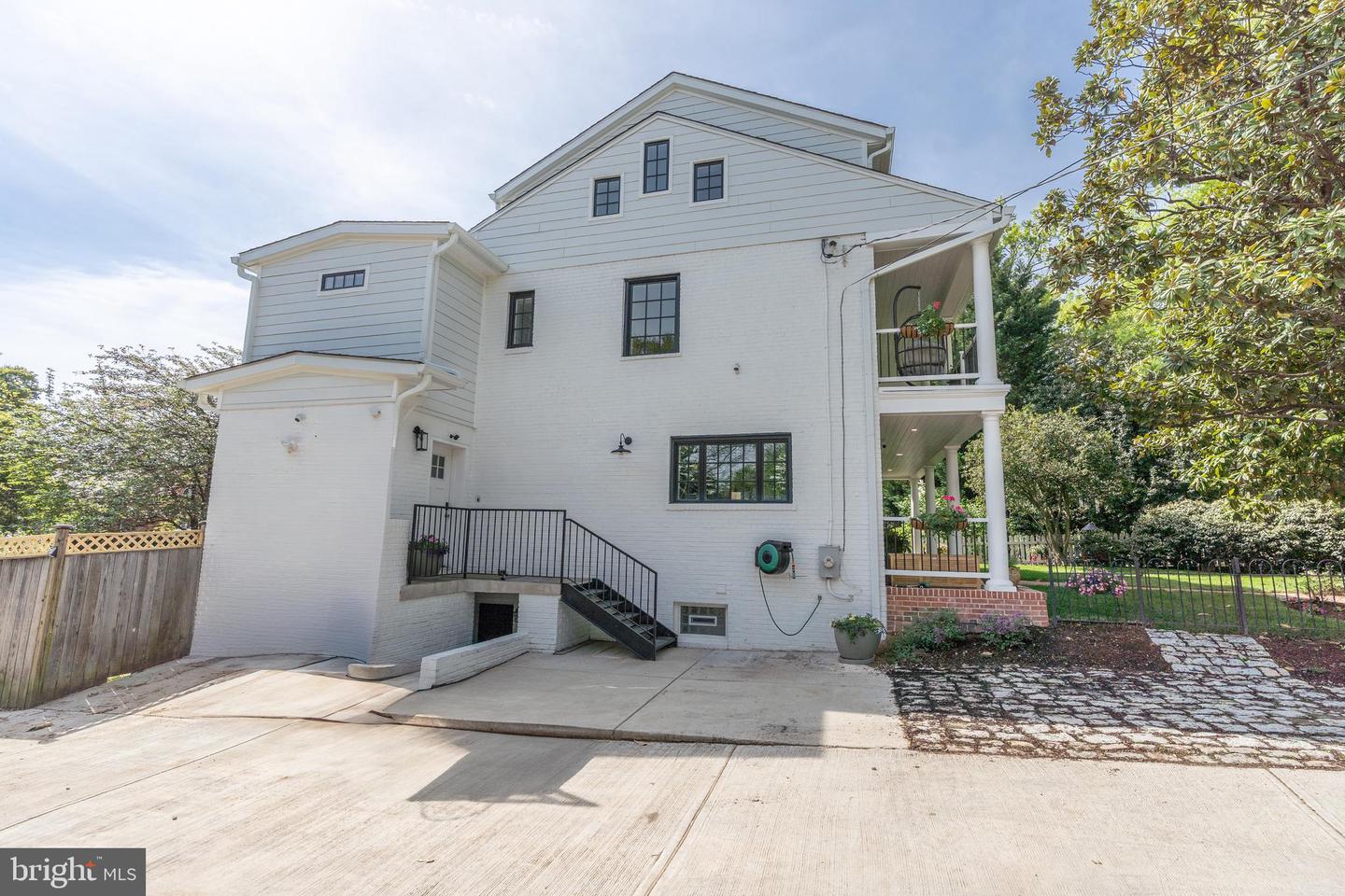 5011 CHEVY CHASE PKWY NW, WASHINGTON, District Of Columbia 20008, 7 Bedrooms Bedrooms, ,4 BathroomsBathrooms,Residential,For sale,5011 CHEVY CHASE PKWY NW,DCDC2196392 MLS # DCDC2196392