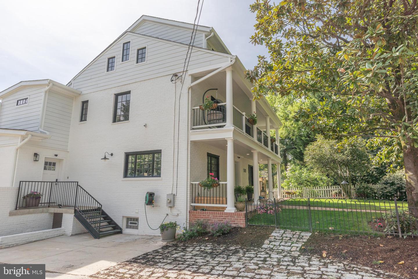 5011 CHEVY CHASE PKWY NW, WASHINGTON, District Of Columbia 20008, 7 Bedrooms Bedrooms, ,4 BathroomsBathrooms,Residential,For sale,5011 CHEVY CHASE PKWY NW,DCDC2196392 MLS # DCDC2196392