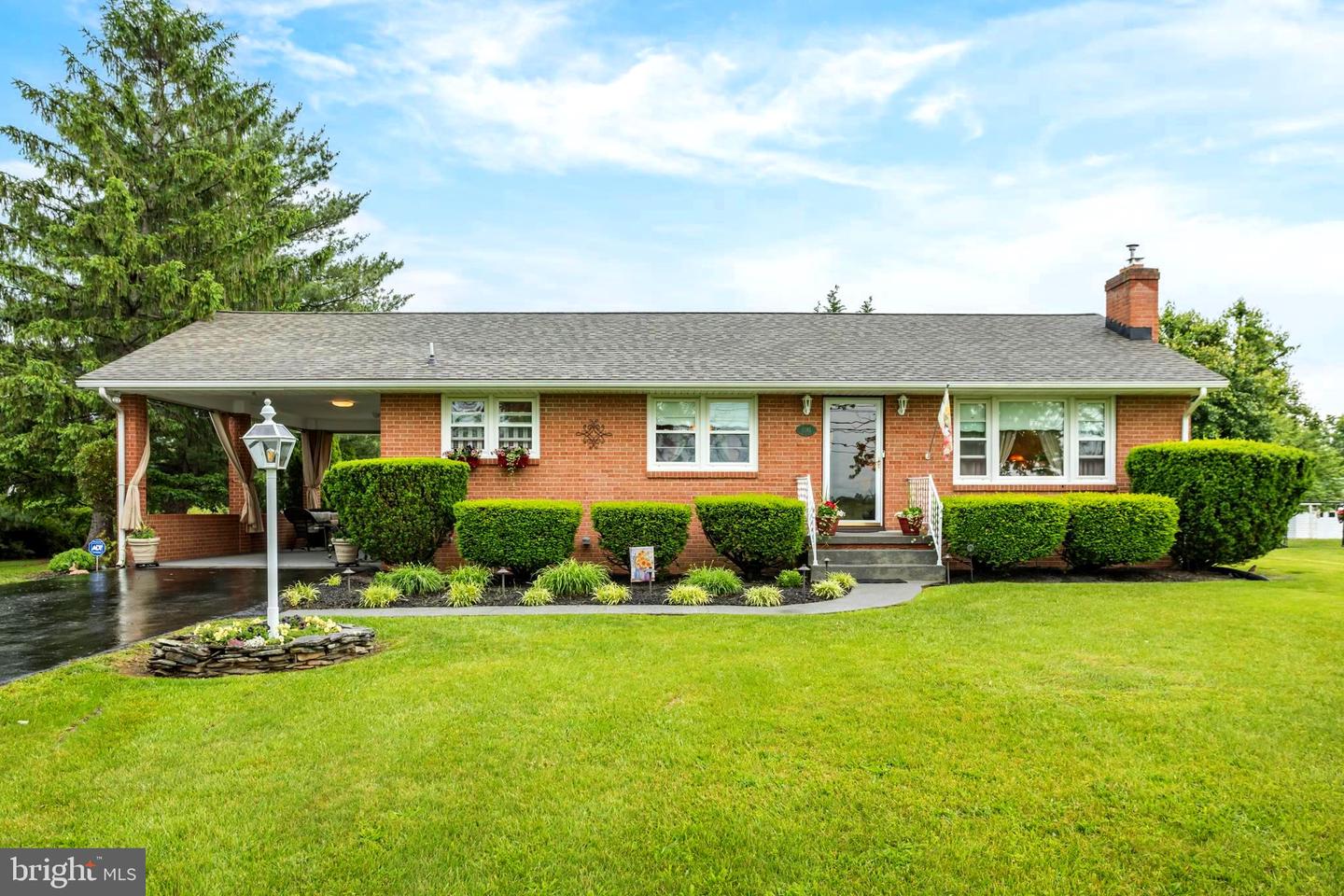 1085 GREENWOOD RD, WINCHESTER, Virginia 22602, 2 Bedrooms Bedrooms, ,2 BathroomsBathrooms,Residential,For sale,1085 GREENWOOD RD,VAFV2033708 MLS # VAFV2033708