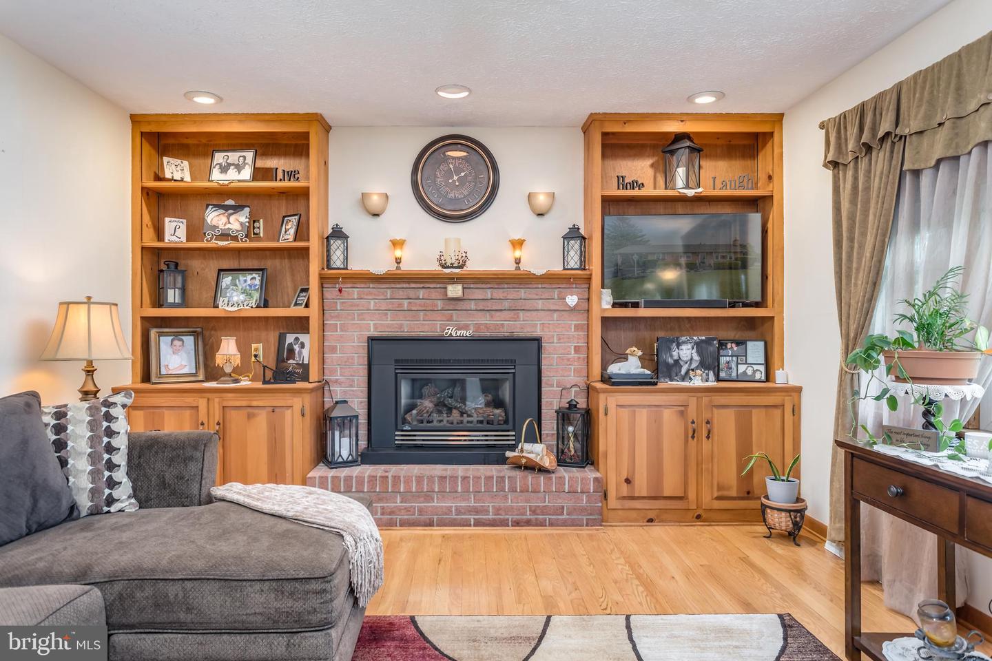 1085 GREENWOOD RD, WINCHESTER, Virginia 22602, 2 Bedrooms Bedrooms, ,2 BathroomsBathrooms,Residential,For sale,1085 GREENWOOD RD,VAFV2033708 MLS # VAFV2033708