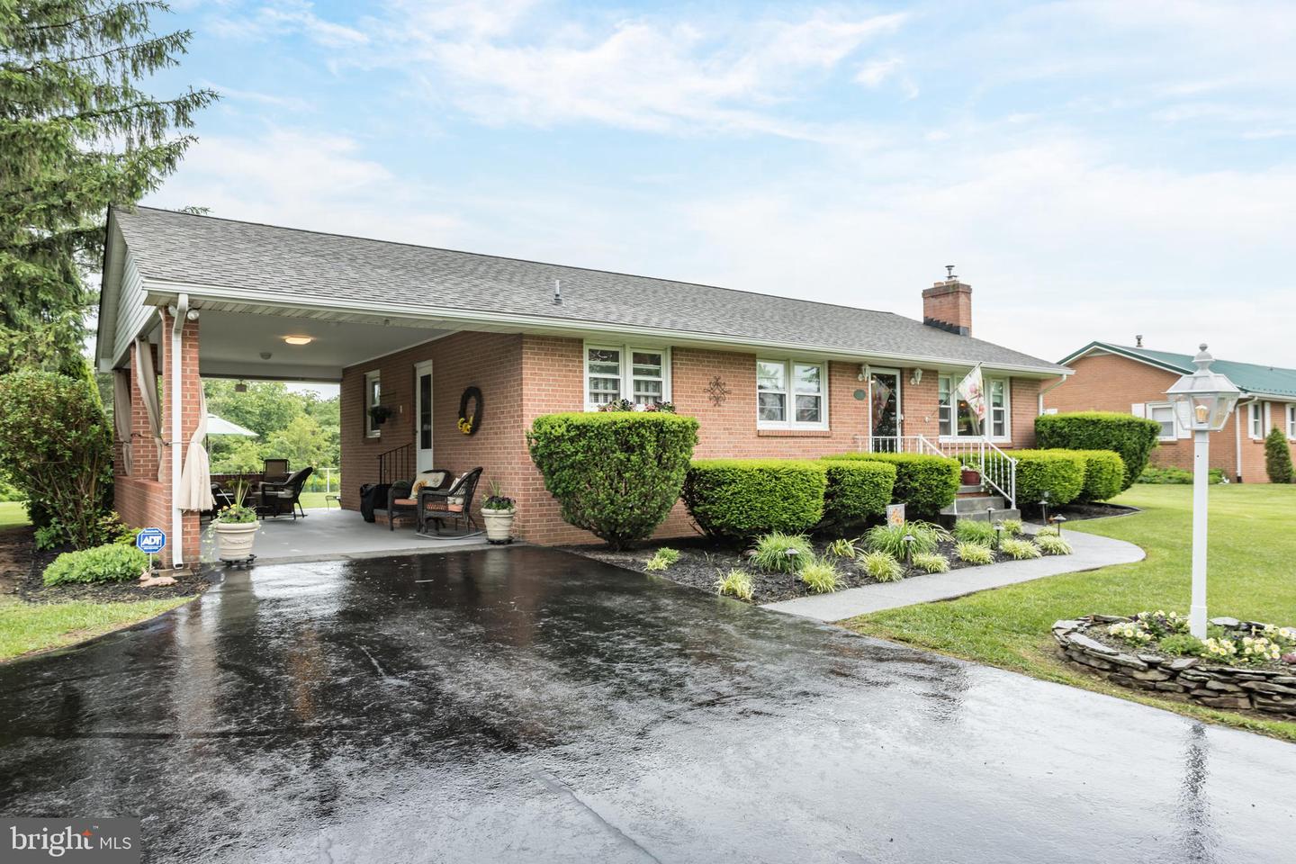 1085 GREENWOOD RD, WINCHESTER, Virginia 22602, 2 Bedrooms Bedrooms, ,2 BathroomsBathrooms,Residential,For sale,1085 GREENWOOD RD,VAFV2033708 MLS # VAFV2033708