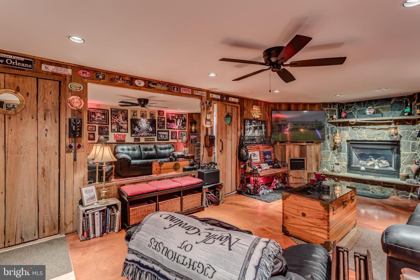 1085 GREENWOOD RD, WINCHESTER, Virginia 22602, 2 Bedrooms Bedrooms, ,2 BathroomsBathrooms,Residential,For sale,1085 GREENWOOD RD,VAFV2033708 MLS # VAFV2033708