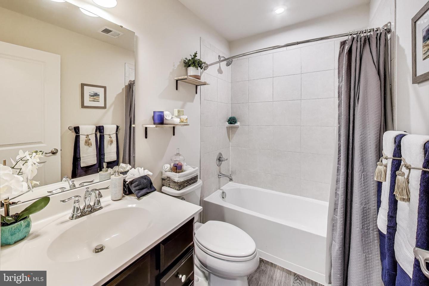 520 VIEW POINT WAY, FREDERICKSBURG, Virginia 22405, 3 Bedrooms Bedrooms, ,2 BathroomsBathrooms,Residential,For sale,520 VIEW POINT WAY,VAST2038424 MLS # VAST2038424