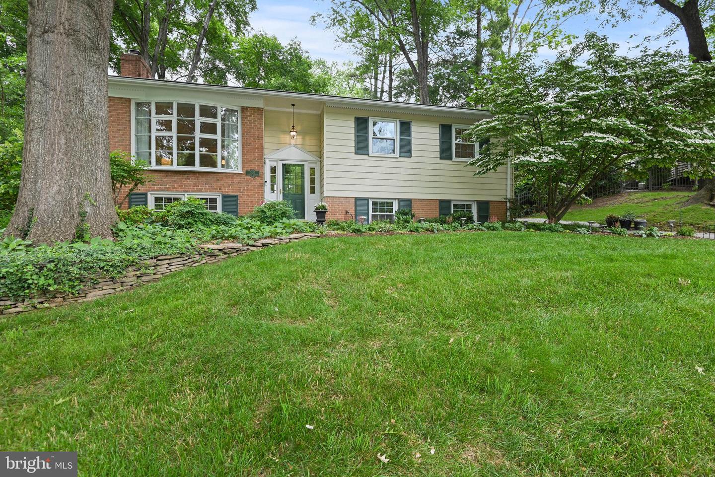 503 COLONY CT NW, VIENNA, Virginia 22180, 4 Bedrooms Bedrooms, ,3 BathroomsBathrooms,Residential,For sale,503 COLONY CT NW,VAFX2238064 MLS # VAFX2238064