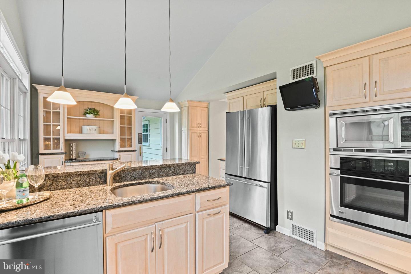 503 COLONY CT NW, VIENNA, Virginia 22180, 4 Bedrooms Bedrooms, ,3 BathroomsBathrooms,Residential,For sale,503 COLONY CT NW,VAFX2238064 MLS # VAFX2238064